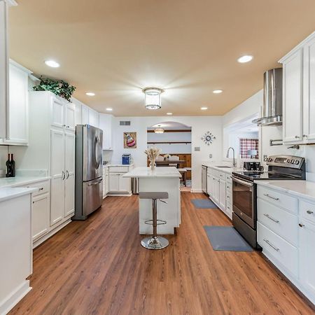 Mins To Graceland Secluded Rambling Ranch Style Home Memphis Buitenkant foto