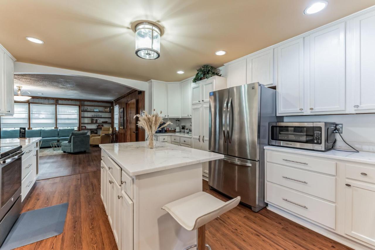 Mins To Graceland Secluded Rambling Ranch Style Home Memphis Buitenkant foto